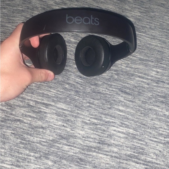 Beats dr.Dre wireless solo 3’s - Picture 2 of 4